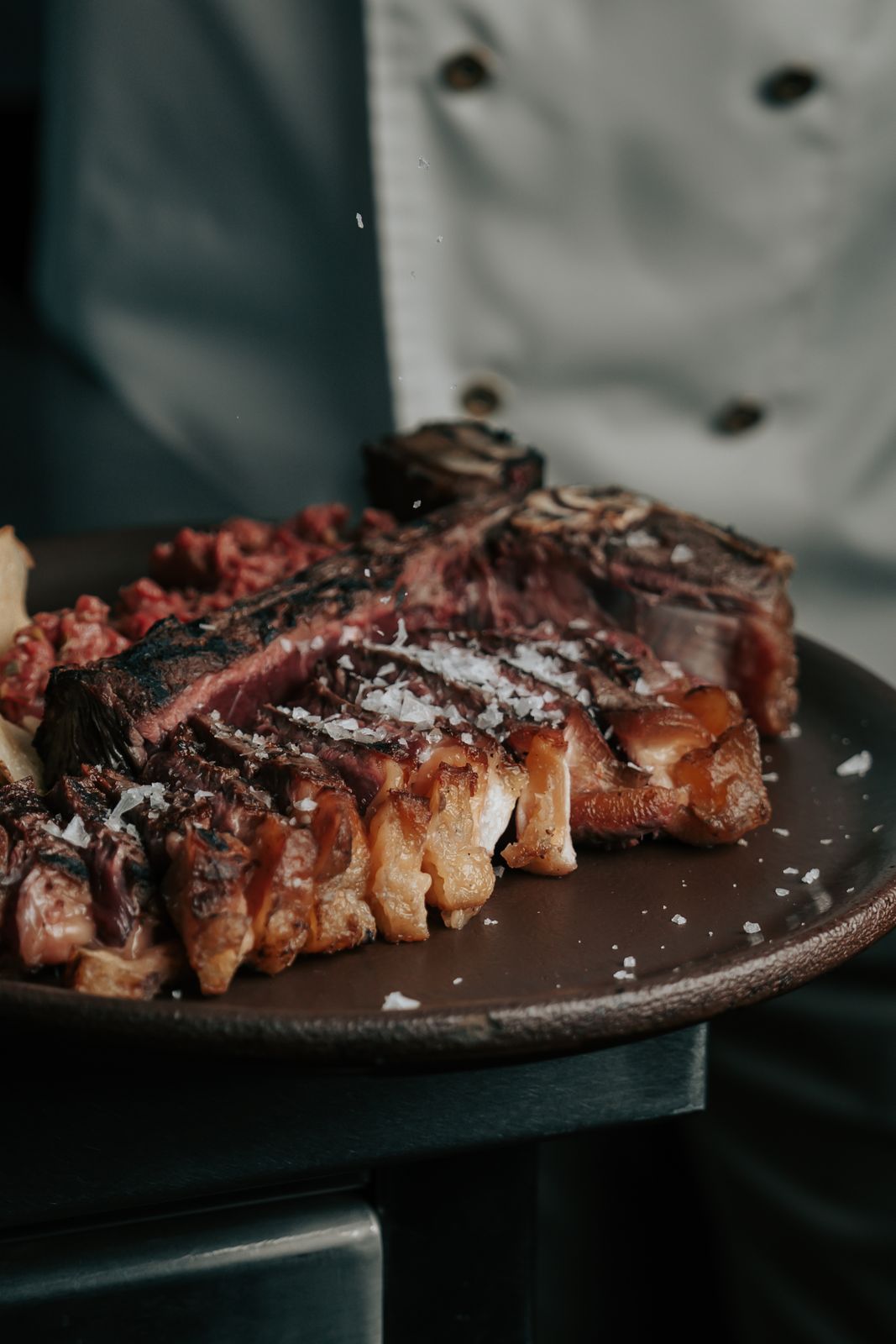 Lomo de vaca a la brasa con sal en escamas